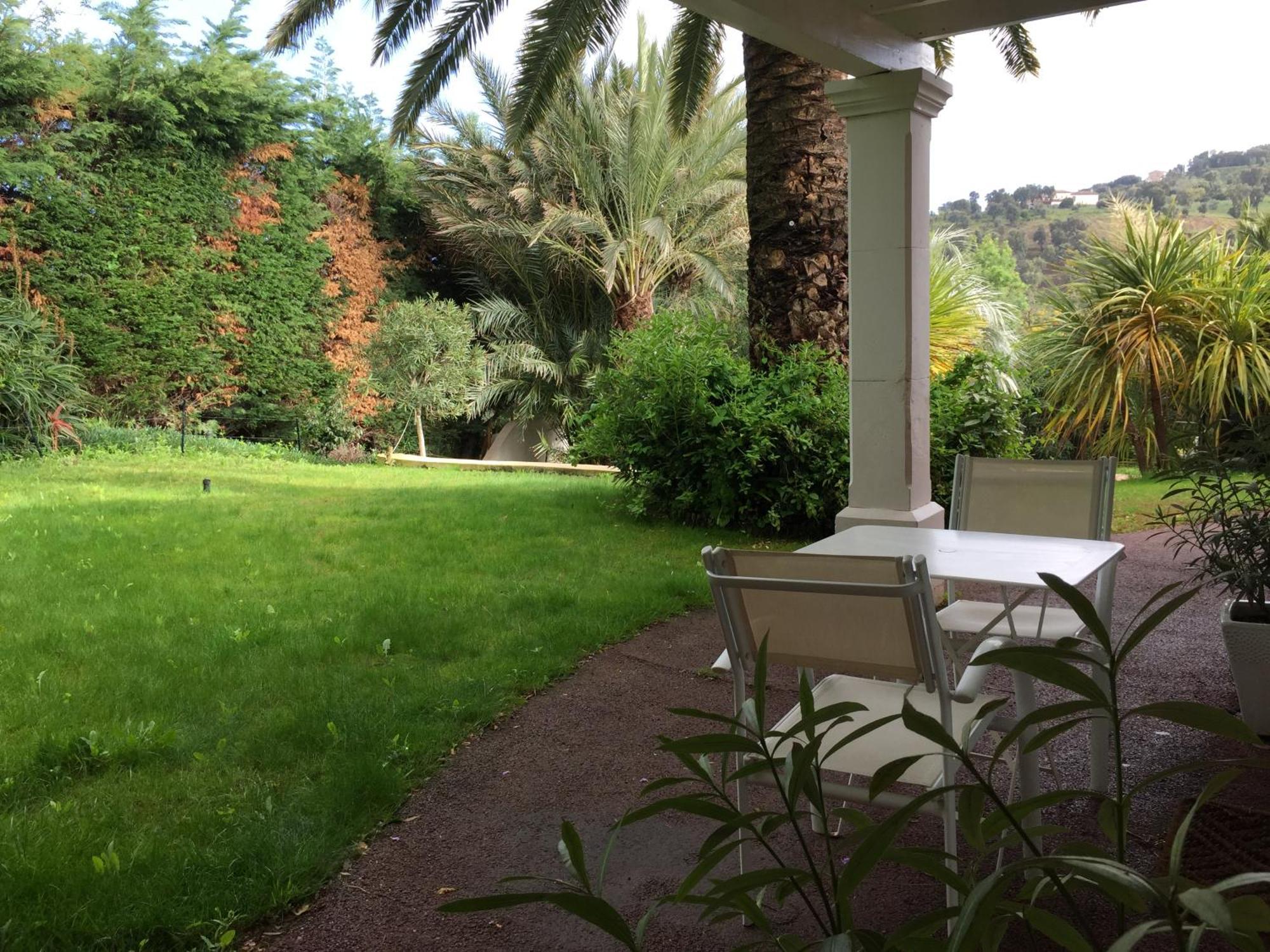 L'Oasis-Les Issambres Bed & Breakfast Стая снимка