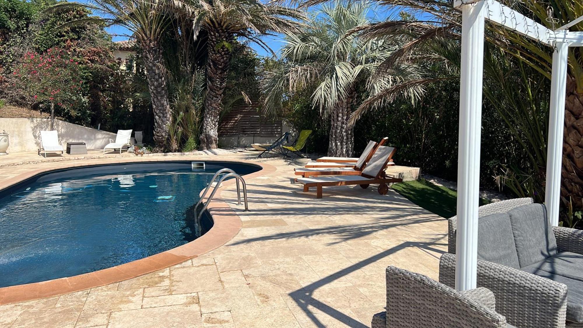 L'Oasis-Les Issambres Bed & Breakfast Екстериор снимка
